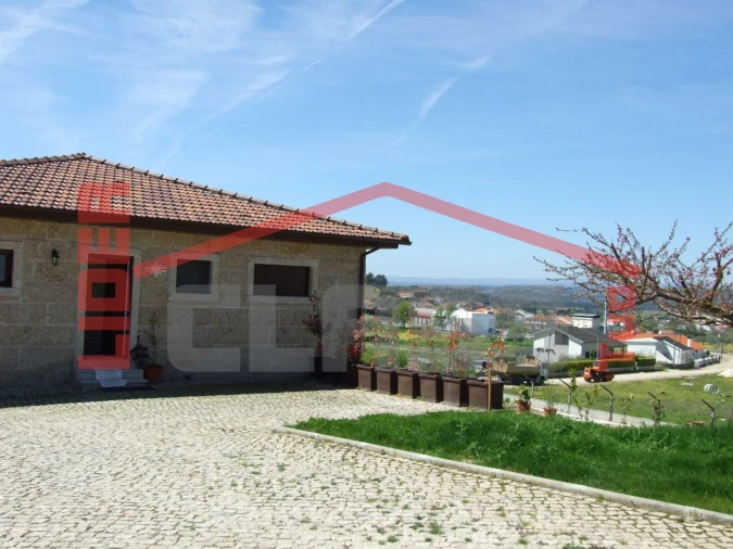 Moradia T3 para Venda em Torre de D. Chama Foto 22