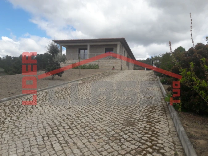 Moradia T3 para Venda em Torre de D. Chama Foto 23