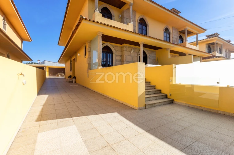 Moradia T5 para Venda em Vila Chã Foto 3