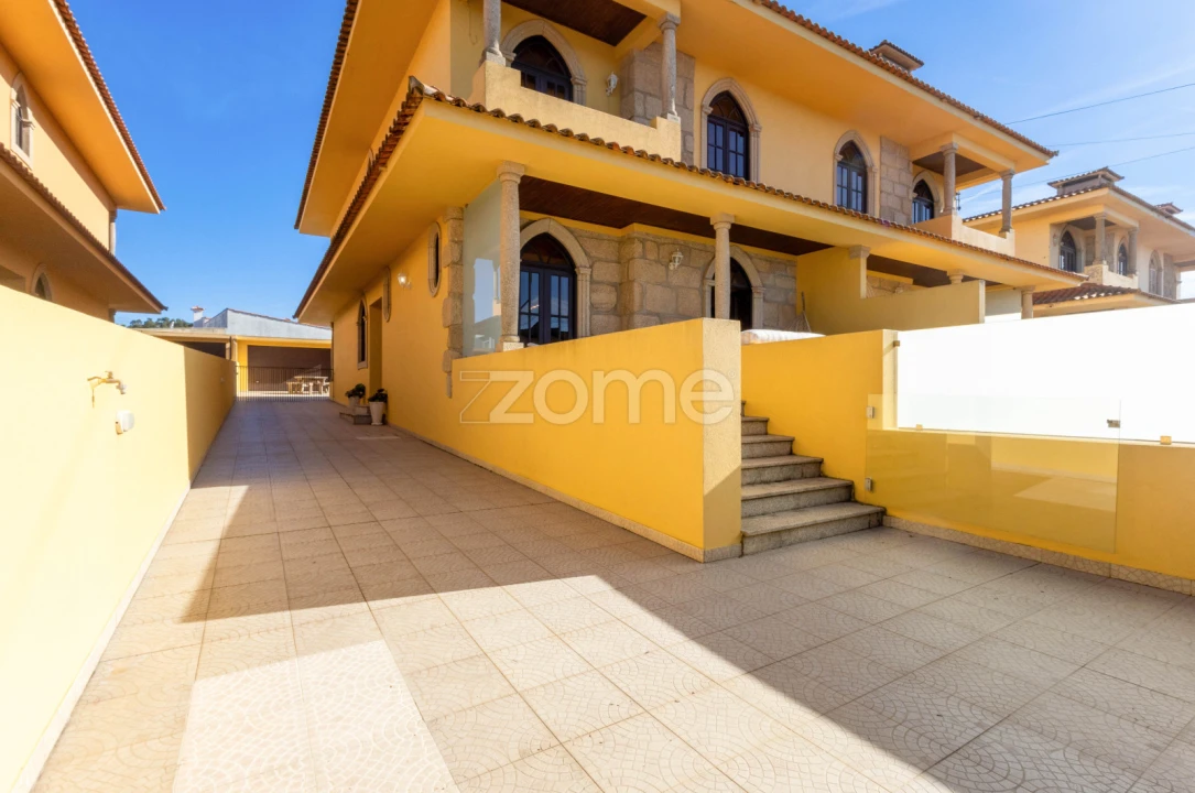 Moradia T5 para Venda em Vila Chã Foto 3