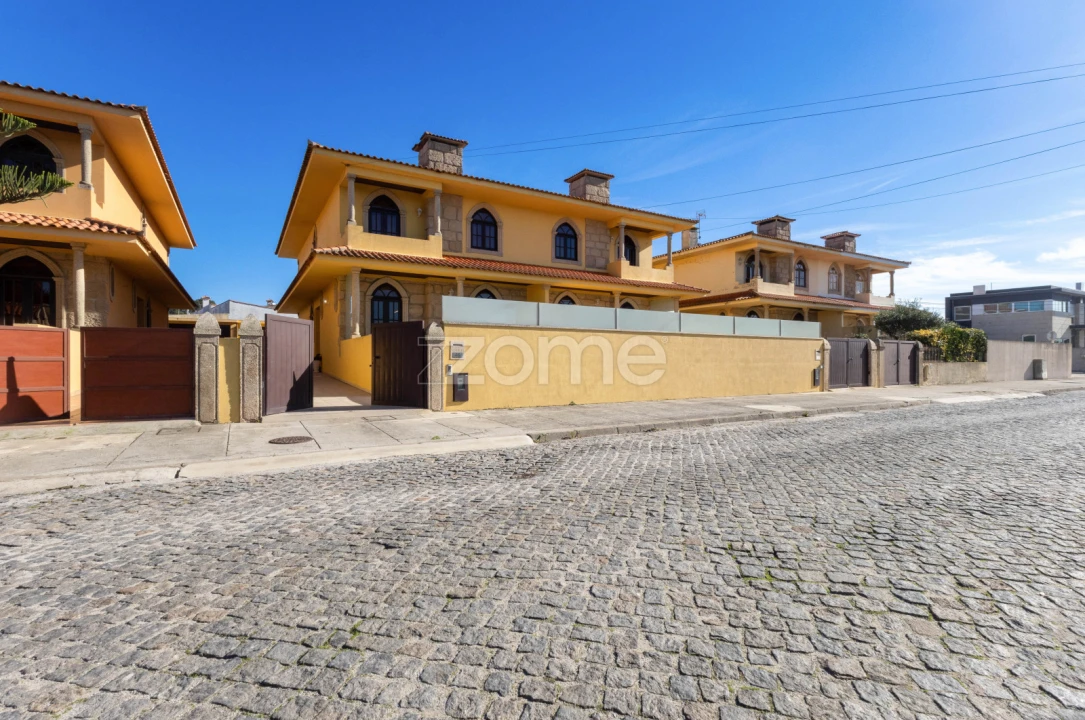 Moradia T5 para Venda em Vila Chã Foto 2