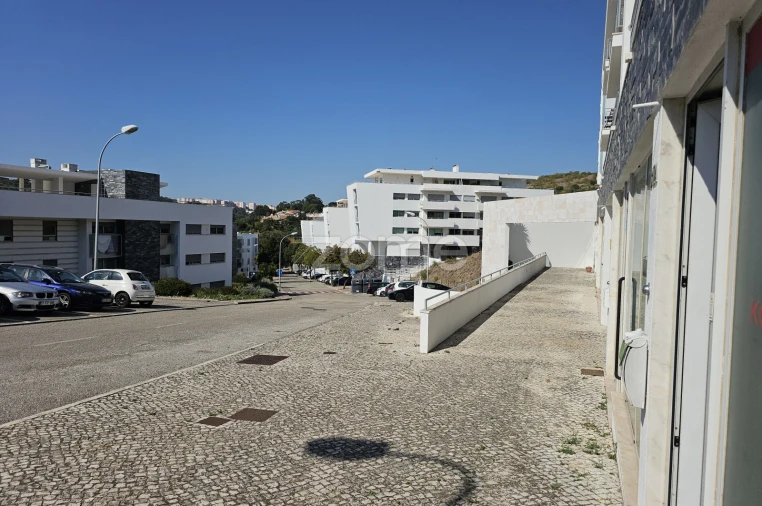 Negócio para Arrendamento em Barcarena Foto 2