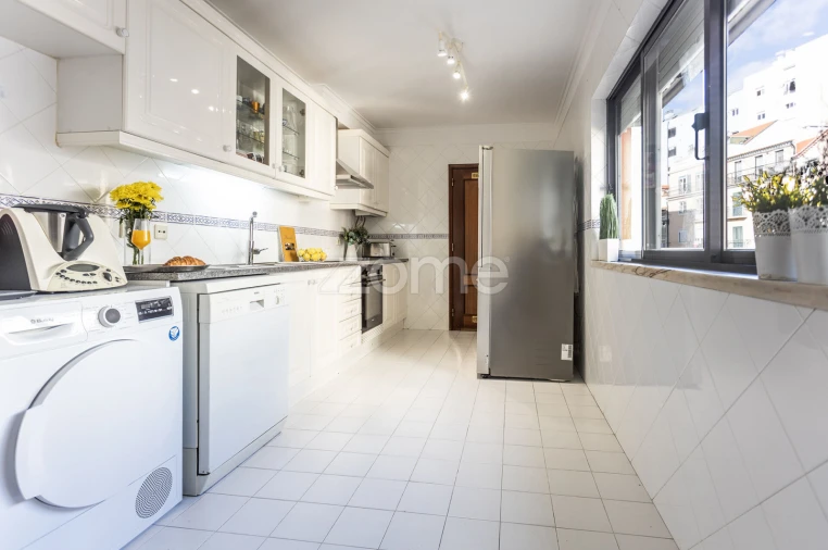 Apartamento T3 para Venda em São Vicente Foto 3