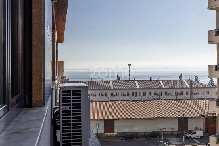 Apartamento T3 para Venda em São Vicente Foto 1