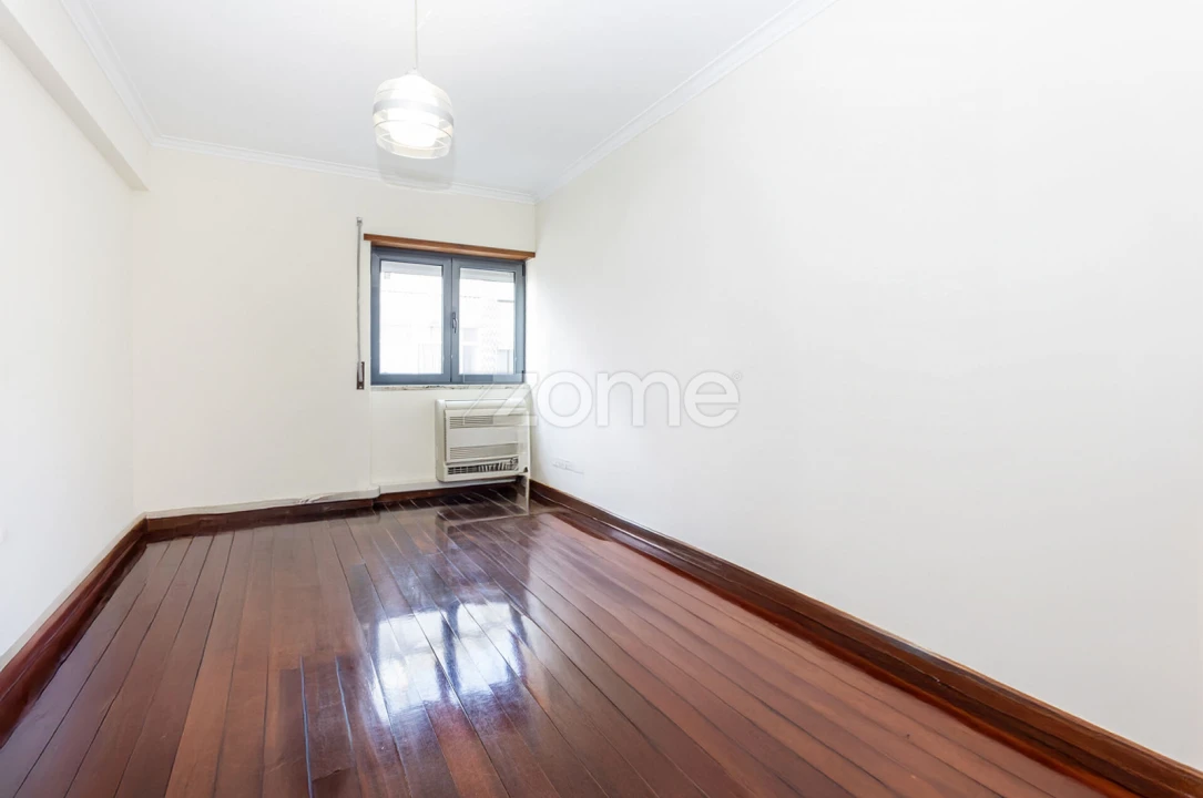 Apartamento T3 para Venda em São Vicente Foto 8