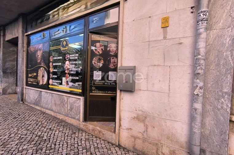 Negócio para Venda em Queluz e Belas