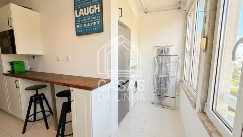 Apartamento T2 para Arrendamento em Carcavelos e Parede