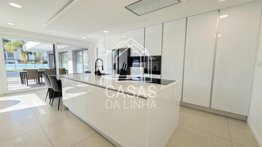 Moradia T6 para Venda em Corroios Foto 6