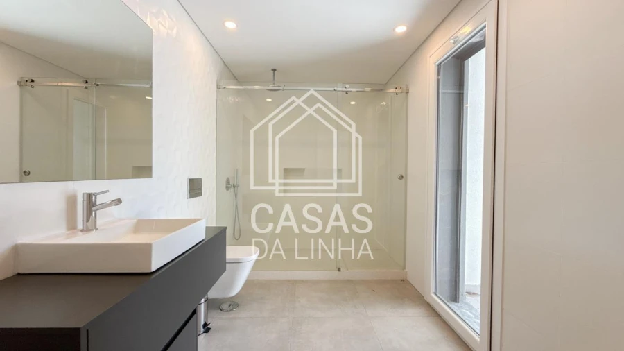 Moradia T6 para Arrendamento em Corroios Foto 28