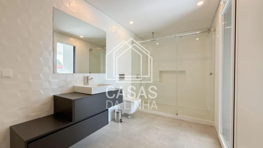 Moradia T6 para Arrendamento em Corroios Foto 27