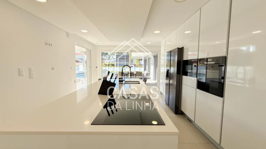 Moradia T6 para Arrendamento em Corroios Foto 11