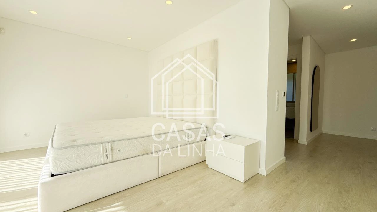 Moradia T6 para Arrendamento em Corroios Foto 32