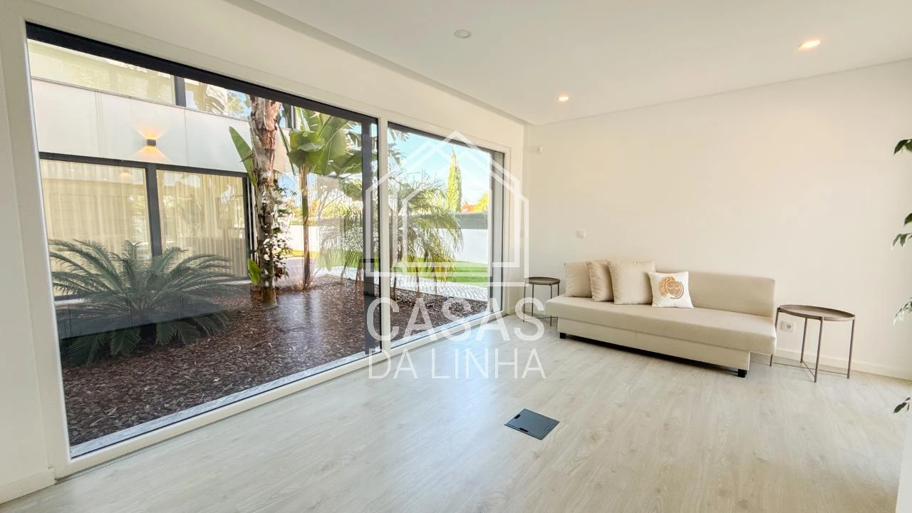 Moradia T6 para Arrendamento em Corroios Foto 19