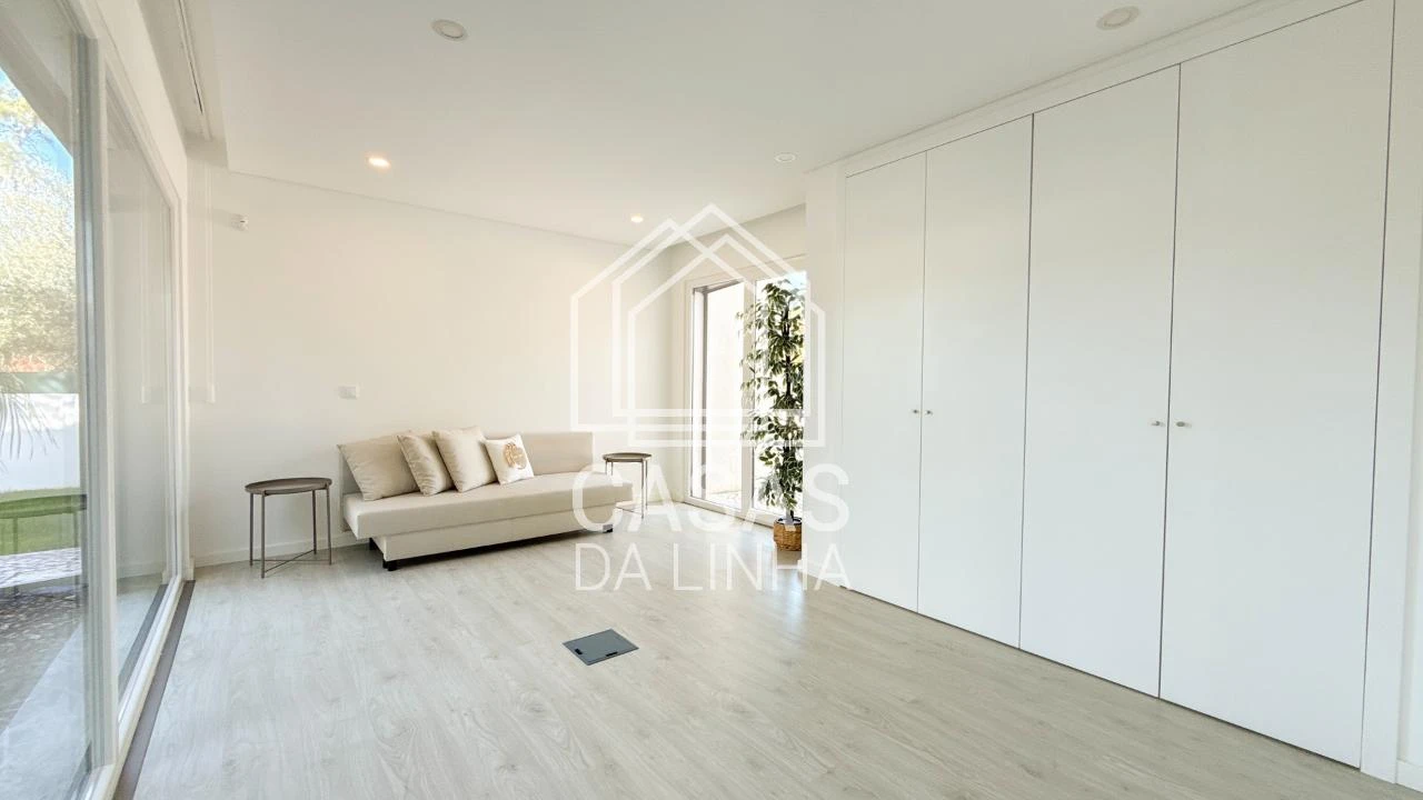 Moradia T6 para Arrendamento em Corroios Foto 18