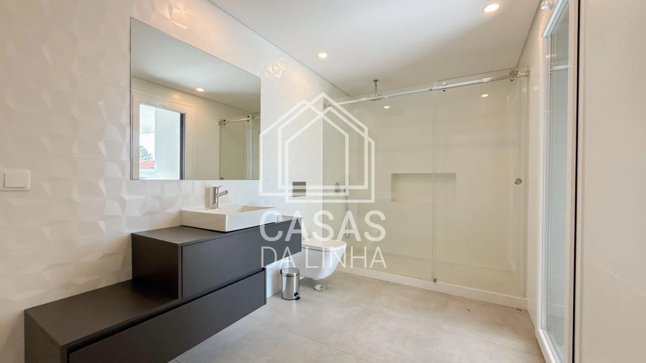 Moradia T6 para Arrendamento em Corroios Foto 27