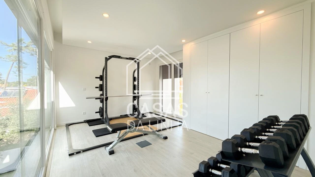 Moradia T6 para Arrendamento em Corroios Foto 22