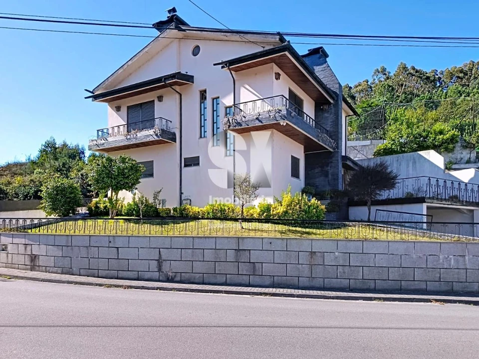 Moradia T3 para Venda em Rebordosa Foto 2