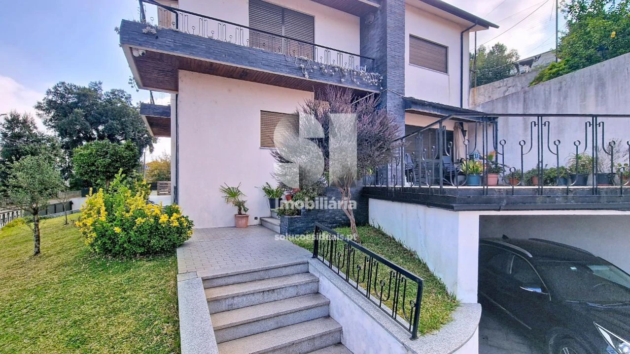 Moradia T3 para Venda em Rebordosa Foto 3