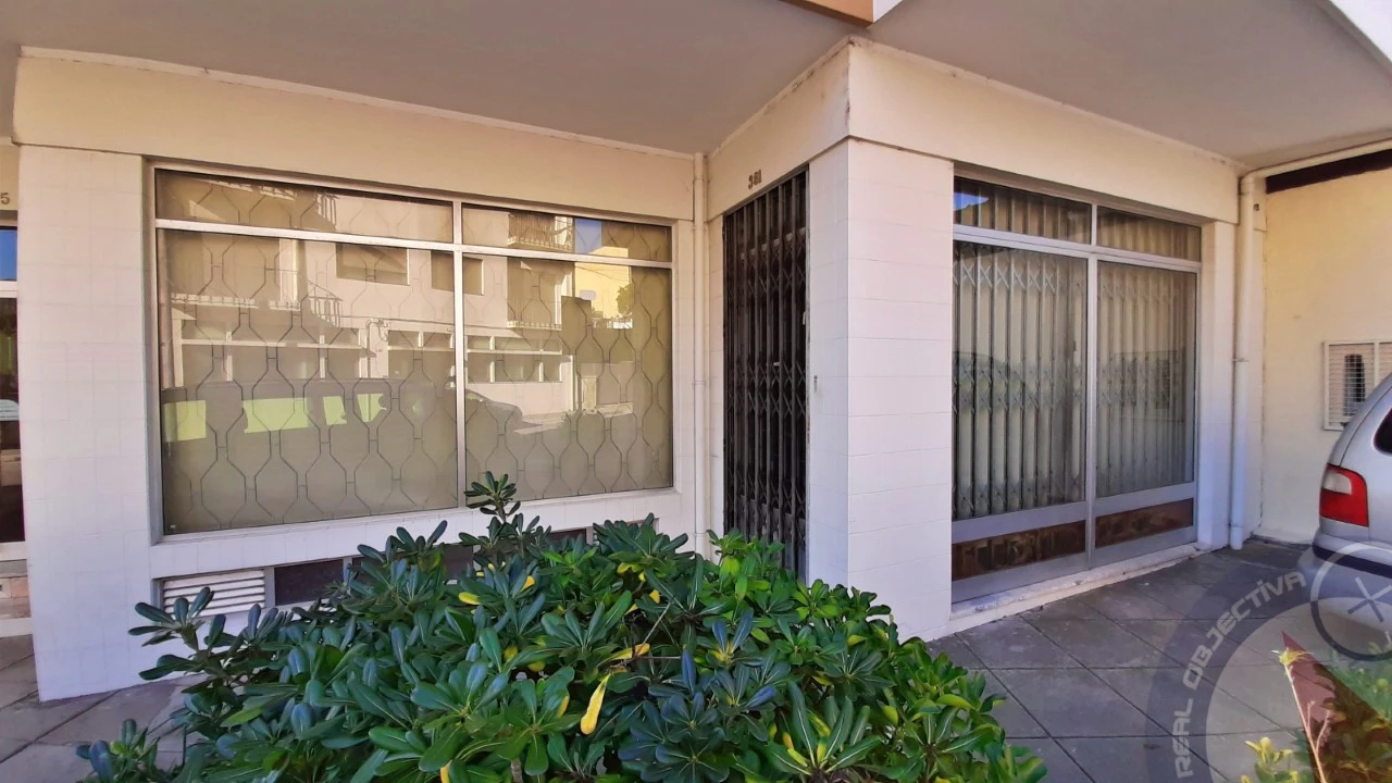 Loja para Venda em Pedrouços Foto 12