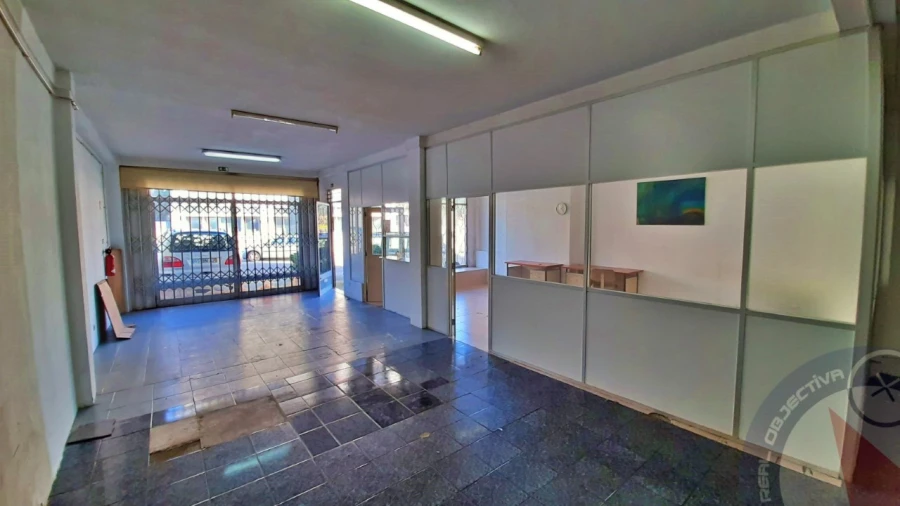 Loja para Venda em Pedrouços Foto 2