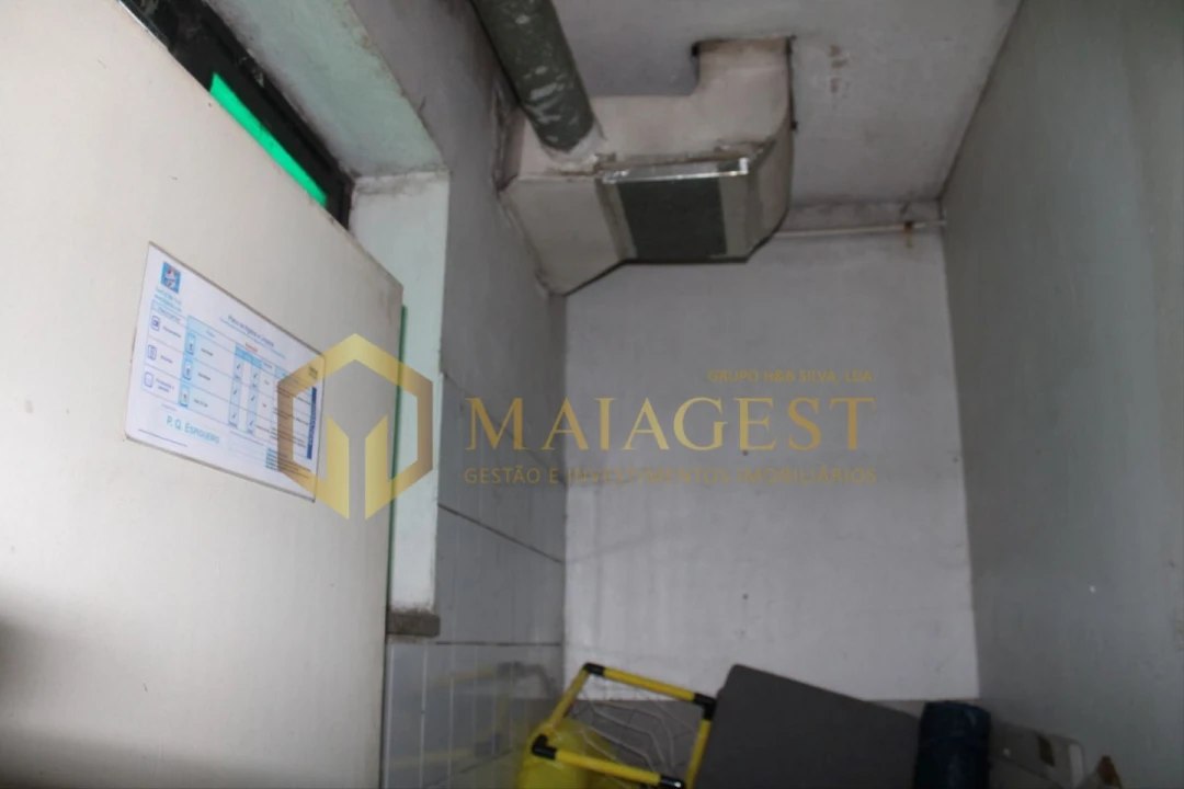 Loja para Arrendamento em Custóias, Leça do Balio e Guifões Foto 13