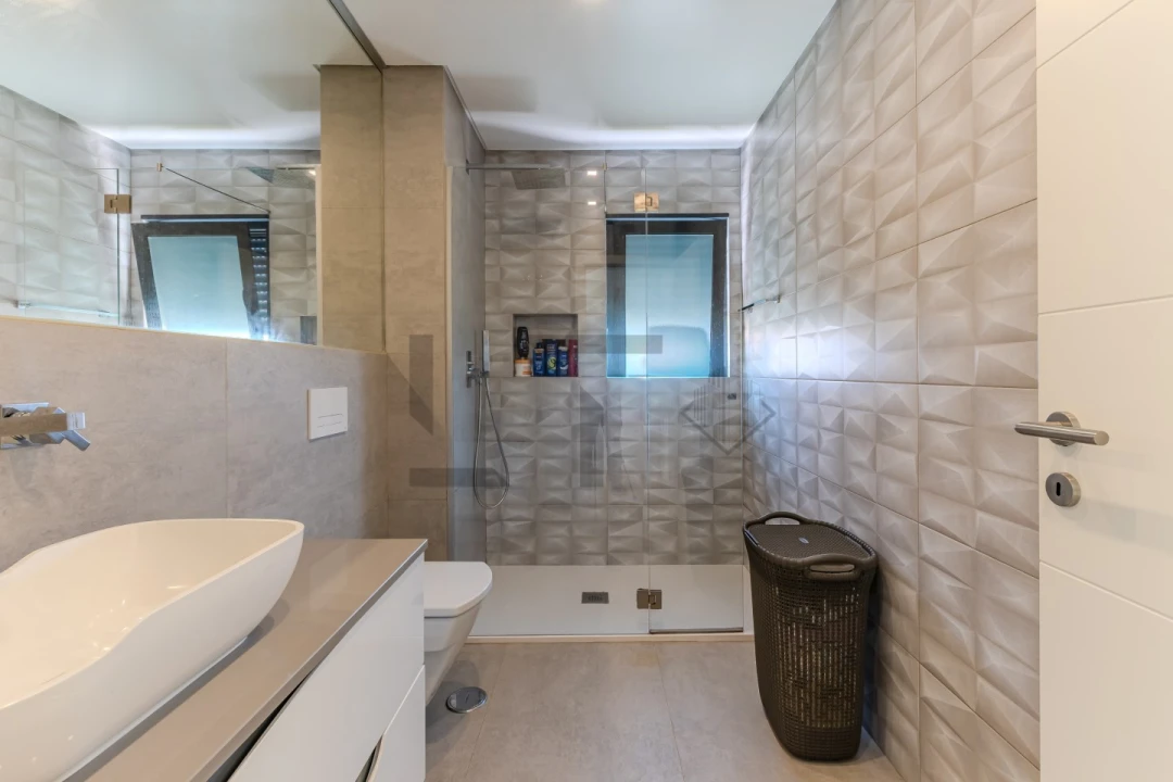 Moradia T4 para Venda em São Domingos de Rana Foto 19