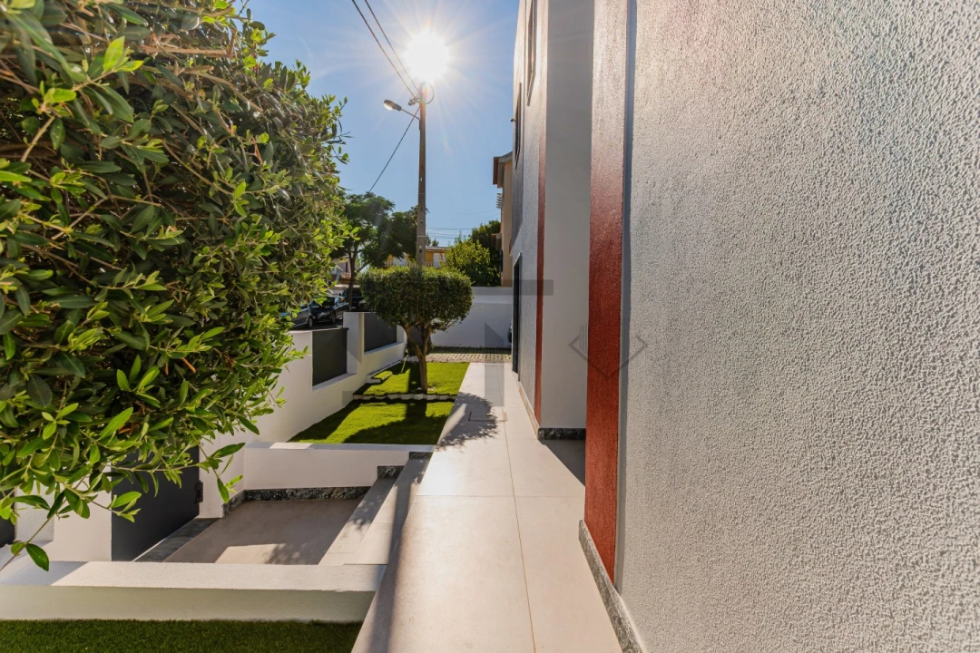 Moradia T4 para Venda em São Domingos de Rana Foto 46