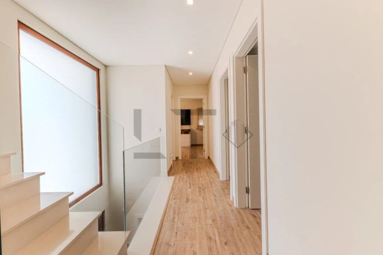 Moradia T4 para Venda em São Domingos de Rana Foto 35