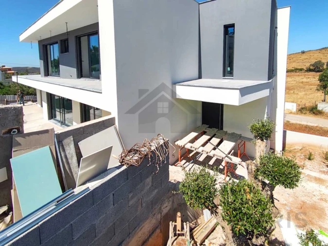 Moradia T3 para Venda em Mexilhoeira Grande Foto 5