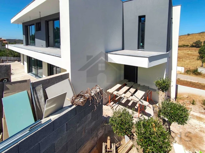 Moradia T3 para Venda em Mexilhoeira Grande Foto 11