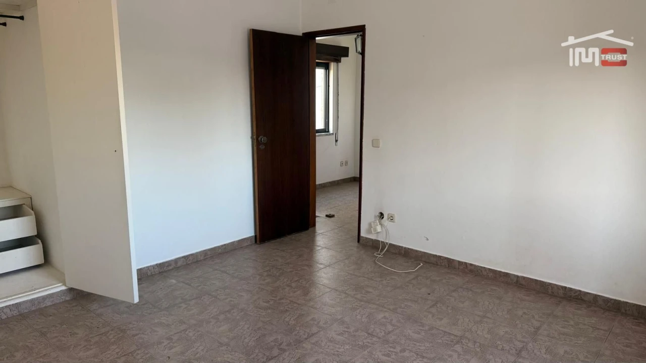 Moradia T8 para Venda em Povoa da Isenta Foto 35