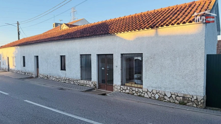 Moradia T8 para Venda em Povoa da Isenta Foto 23