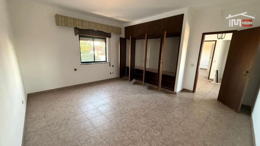 Moradia T8 para Venda em Povoa da Isenta Foto 39