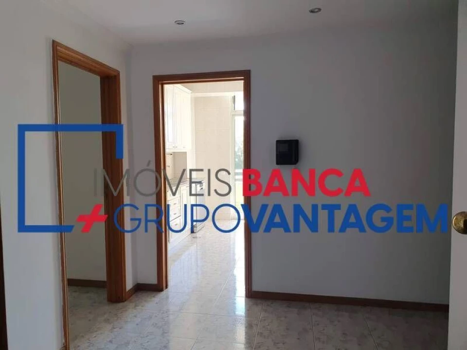 Apartamento T2 para Venda em Arcozelo Foto 2