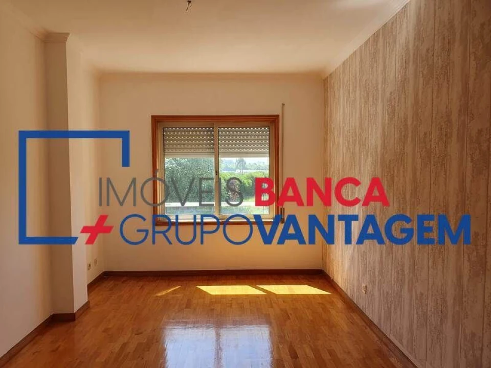 Apartamento T2 para Venda em Arcozelo Foto 4
