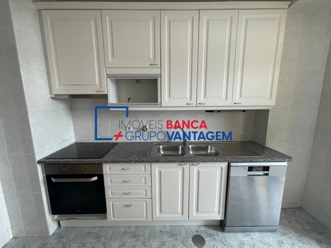 Apartamento T2 para Venda em Arcozelo Foto 3