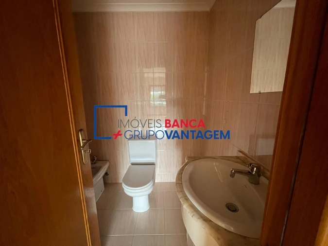Apartamento T2 para Venda em Arcozelo Foto 7