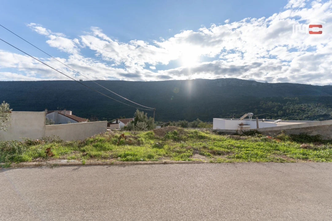 Terreno P/ Prédio para Venda em Mira de Aire Foto 1