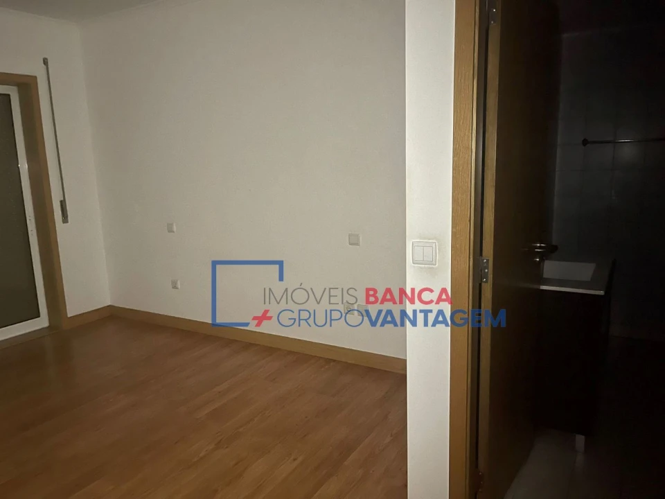 Apartamento T2 para Venda em Santa Maria da Feira, Travanca, Sanfins e Espargo Foto 10