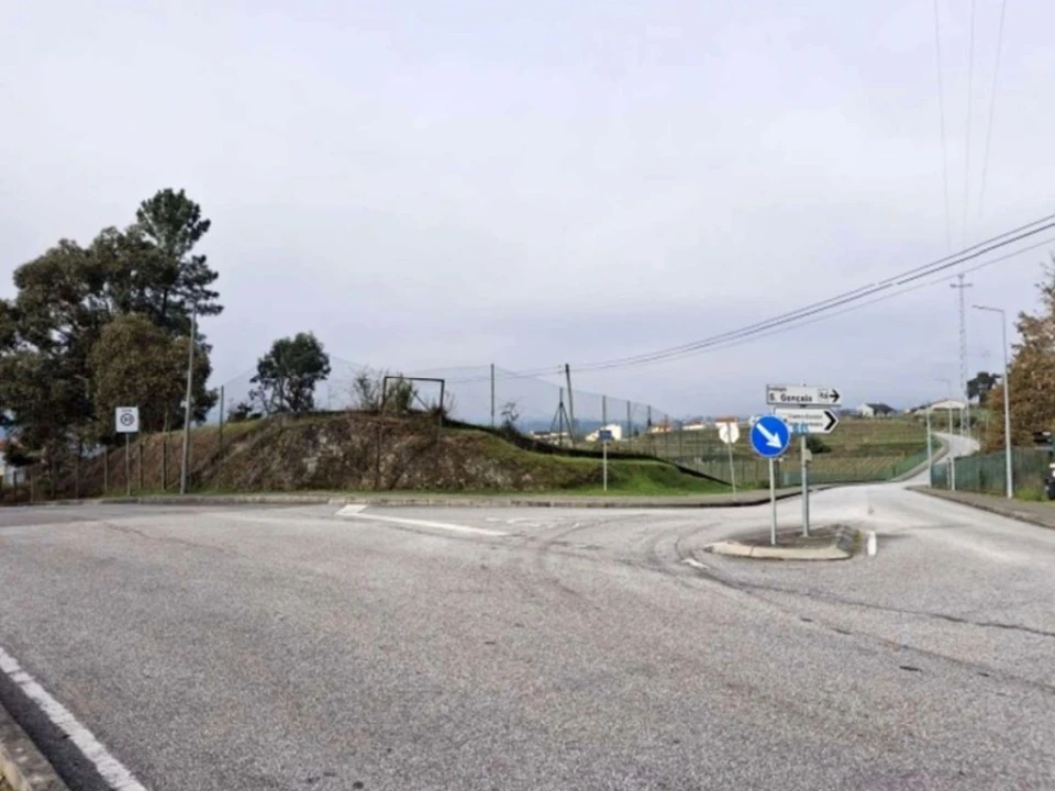 Terreno P/ Prédio para Venda em Amarante (São Gonçalo), Madalena, Cepelos e Gatão Foto 3