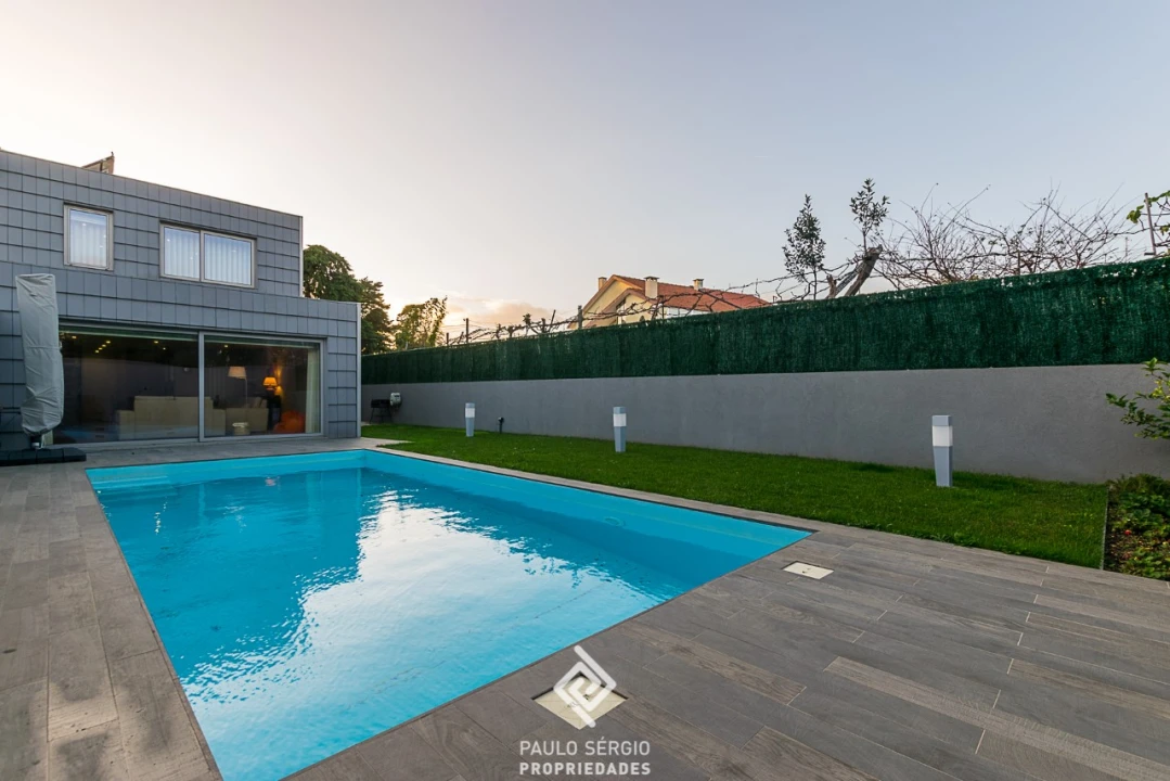 Moradia T3 para Venda em Santa Marinha e São Pedro da Afurada Foto 1