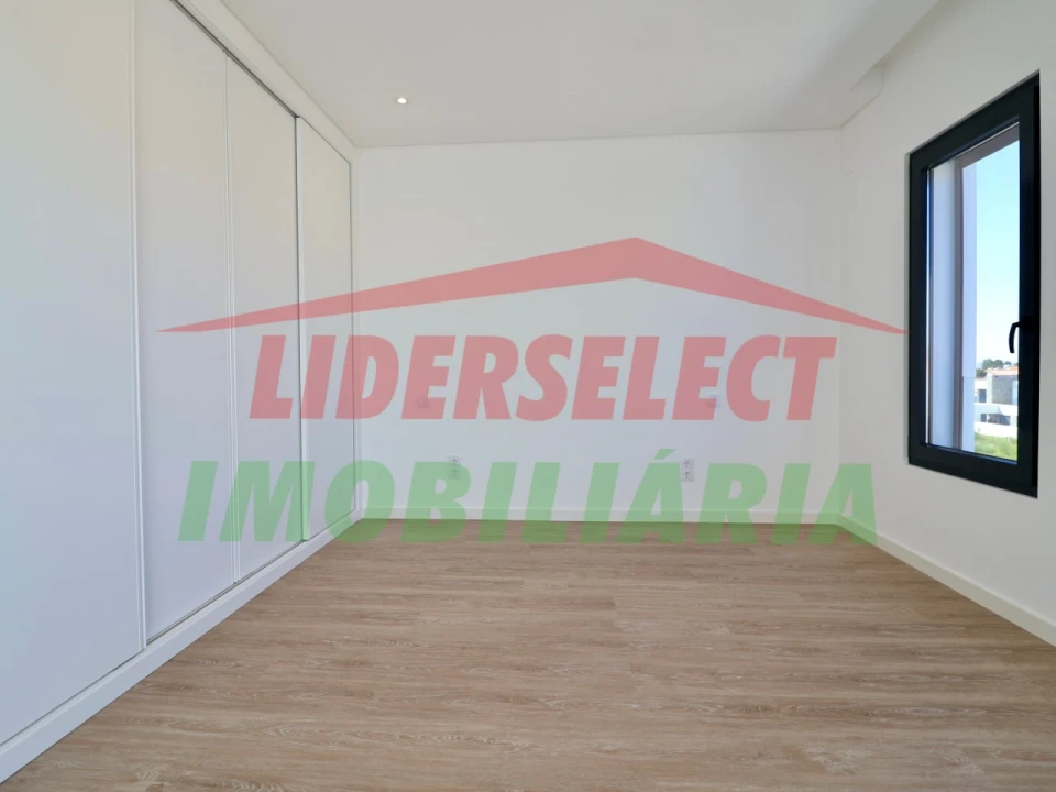 Moradia T3 para Venda em Silveira Foto 17