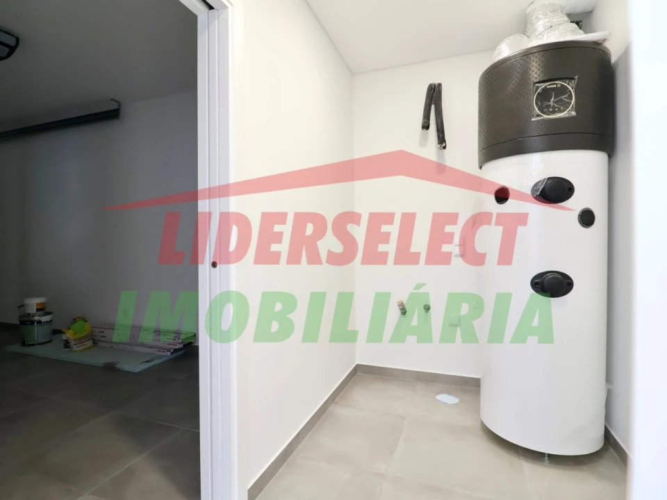 Moradia T3 para Venda em Silveira Foto 29