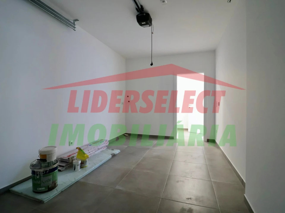 Moradia T3 para Venda em Silveira Foto 30