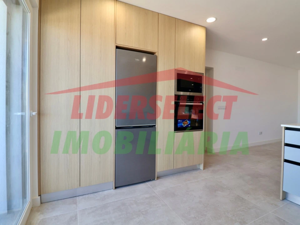 Apartamento T2 para Venda em Santa Maria, São Pedro e Matacães Foto 8