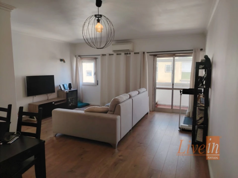 Apartamento T3 para Venda em Águas Livres Foto 1