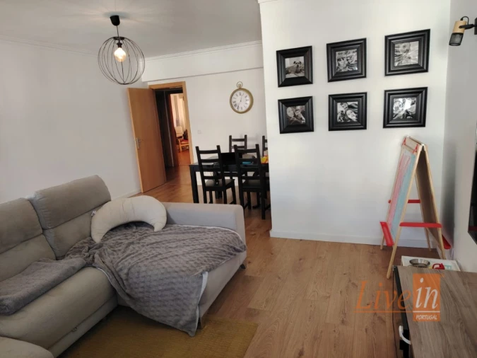 Apartamento T3 para Venda em Águas Livres Foto 2