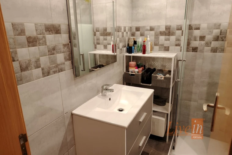 Apartamento T3 para Venda em Águas Livres Foto 14