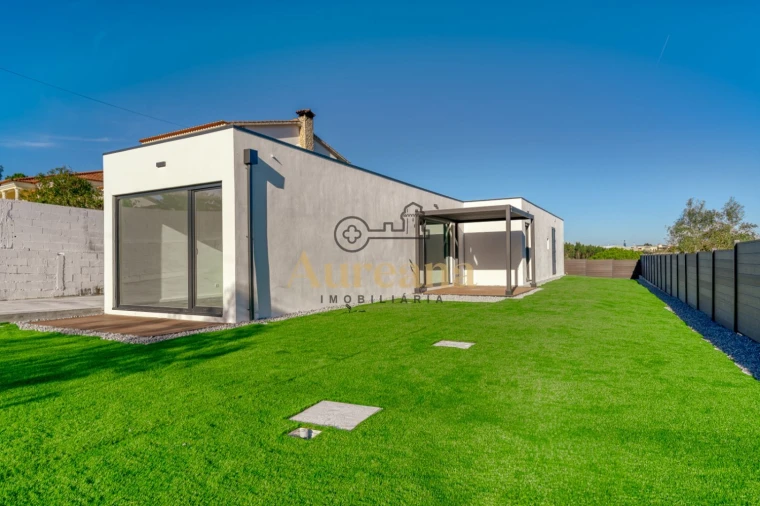 Moradia T2 para Venda em Nossa Senhora da Piedade Foto 32