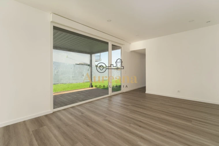 Moradia T2 para Venda em Nossa Senhora da Piedade Foto 11